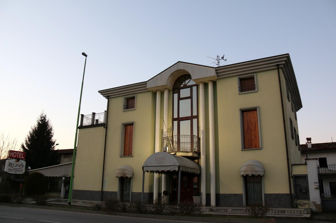 Hotel Ristorante Regina Mozzanica エクステリア 写真